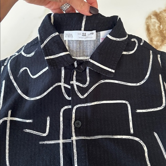 Zara Kids Black and White Graphic Button Down Shirt - Picture 3 of 4